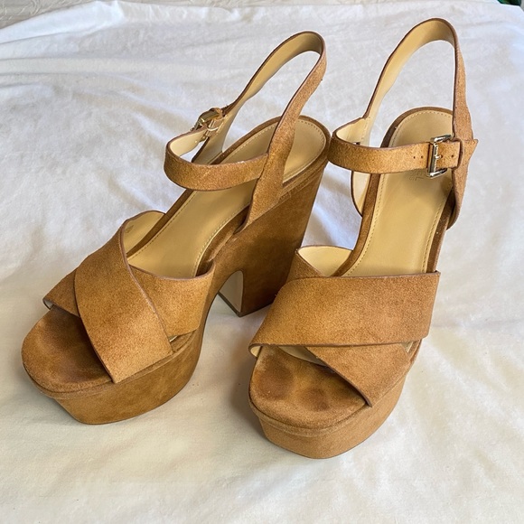 Divia Suede Platform Sandal - Picture 5 of 12
